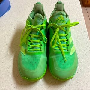 Men’s Size 9.5 Adidas Lightstrike tennis shoes. Worn one season of school tennis